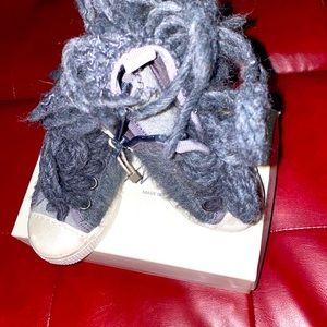 Magil gurl fringe knit sneakers😍